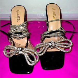 Mata Shoes Women's lace up rhinestone high heel sandals size 8 💕